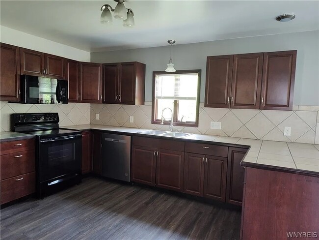 Building Photo - 3669 5th St