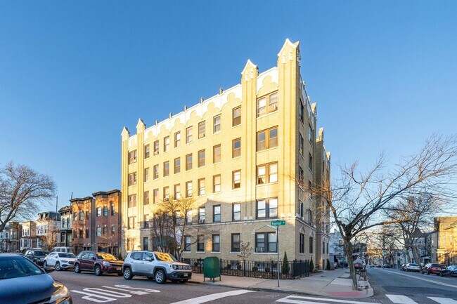 Building Photo - 50 Reservoir Ave