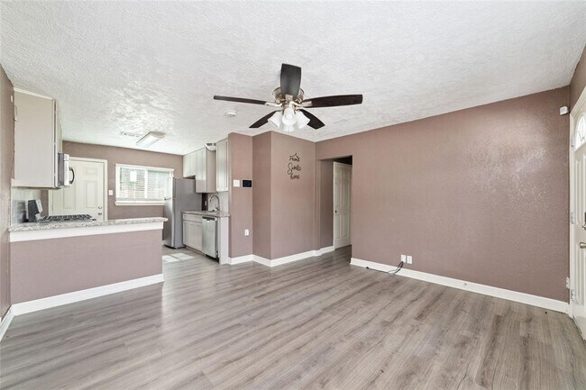 Building Photo - 9333 Fairland Dr