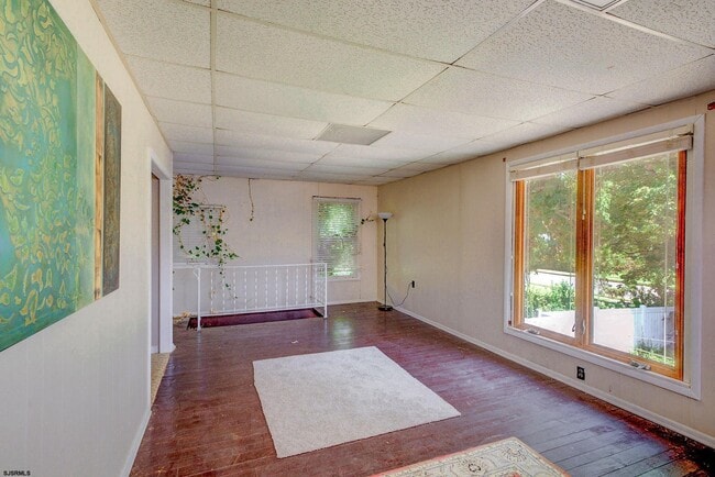 Building Photo - 2211 Shore Rd
