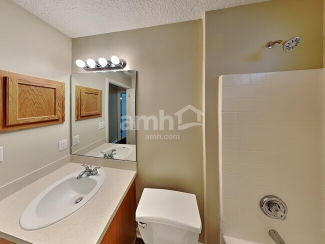 Building Photo - 734 Mackenzie Cir