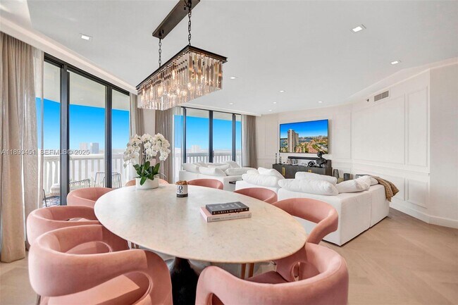 Building Photo - 2000 Island Blvd