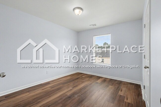 Building Photo - 5798 Westchase St