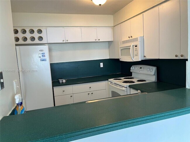 Building Photo - 8420 SW 154th Cir Ct