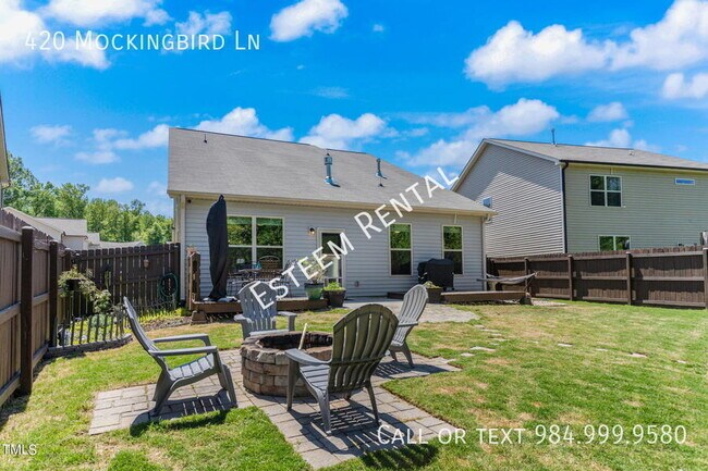 Building Photo - 420 Mockingbird Ln