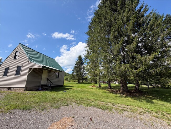 Building Photo - 530 Cascade Valley Rd