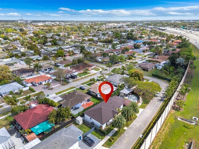 Building Photo - 17805 SW 114th Ct