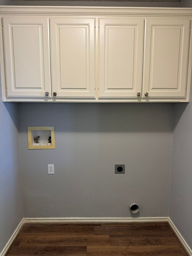 Building Photo - Shadow Hills Delight