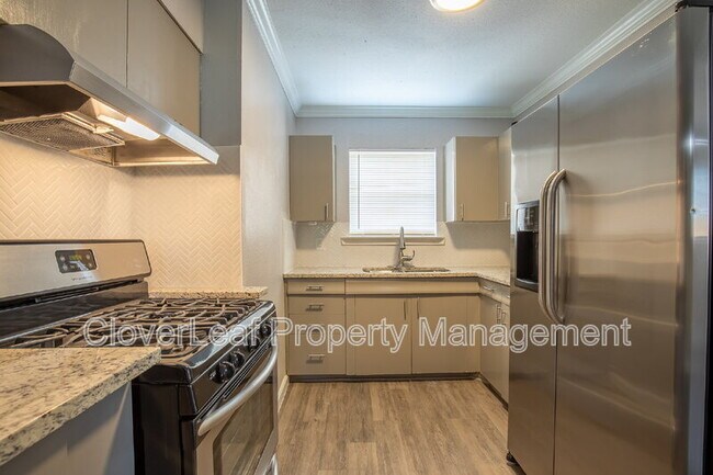 Building Photo - 2719 Gunsmoke Dr
