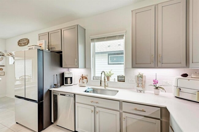 Building Photo - 411 Ravens Crst Dr