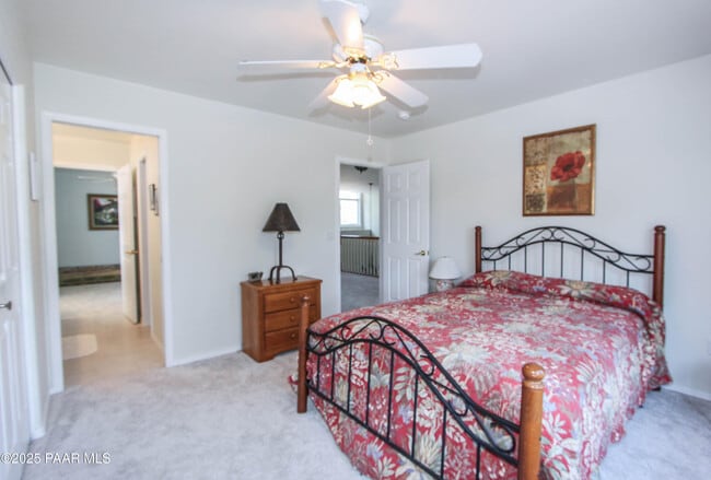 Building Photo - 2440 W Live Oak Dr