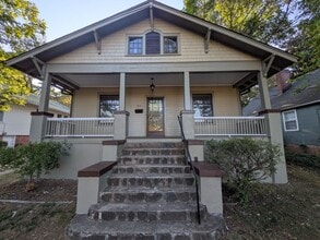 Building Photo - 817 Hutton St