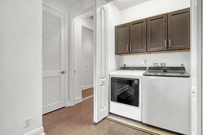 Building Photo - 8332 Cocoplum Sound Ln
