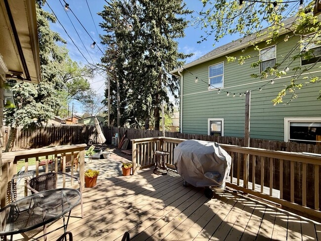 Building Photo - Distinguished 4 bed, 2 bath Bungalow in the Old North End