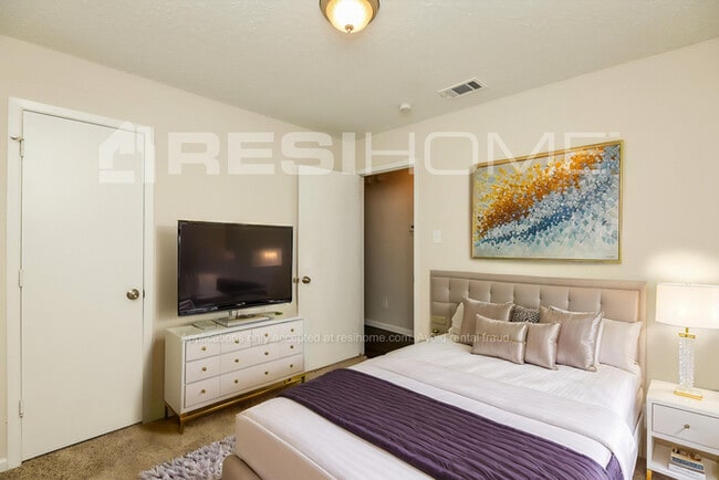 Building Photo - 623 Allencrest Dr