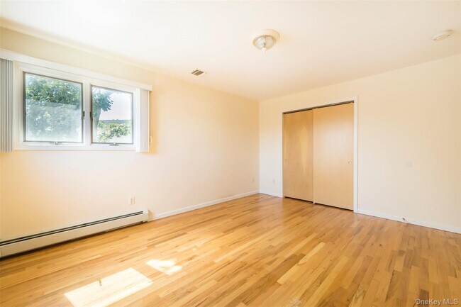 Building Photo - 11 7th St