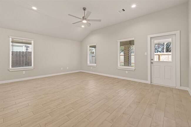 Building Photo - 15710 Telge Rdg Ln