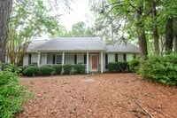 Building Photo - Ridgewood Court Home