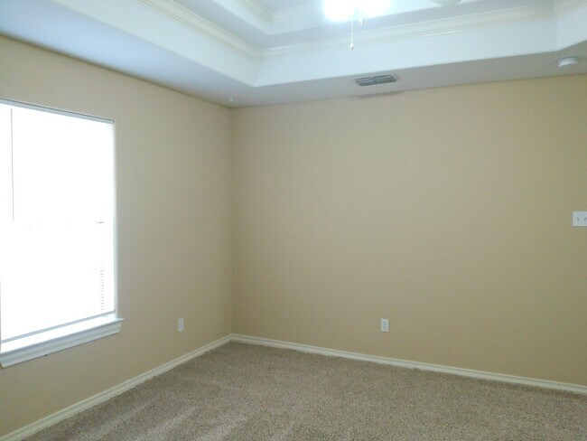 Building Photo - 1818 Rodd Field Rd
