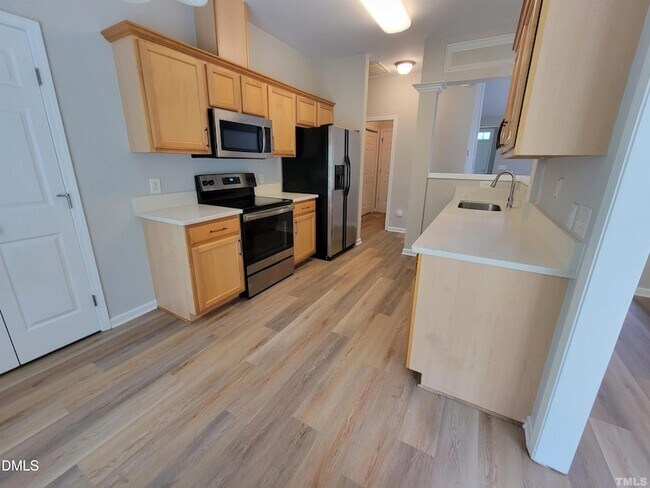 Building Photo - 7954 Willowglen Dr