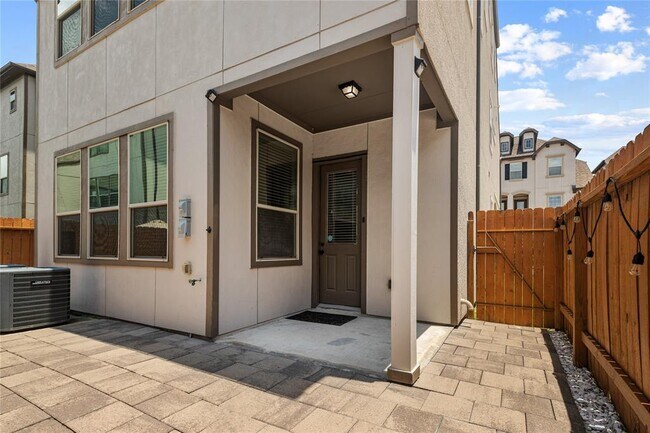 Building Photo - 1507 Peyton Oaks Pl
