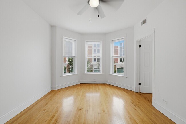 Building Photo - 852 N Christiana Ave