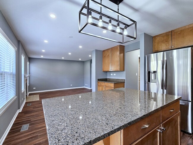 Building Photo - 464 Lancaster Dr