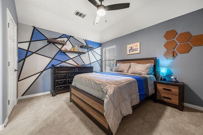 Building Photo - 128 Las Colinas Dr