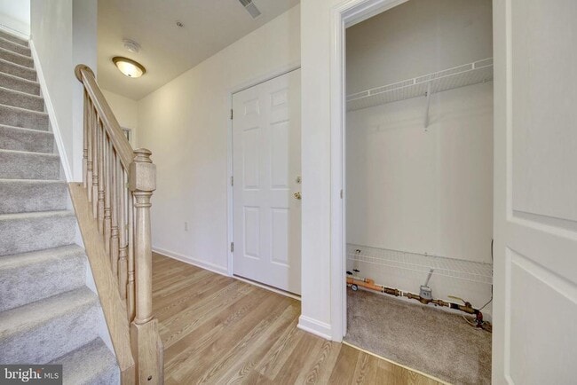 Building Photo - 40 Mustang Dr