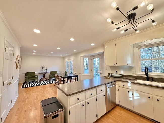 Building Photo - 7416 Old Fox Trail