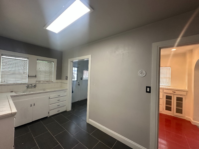 Building Photo - 402 18th St