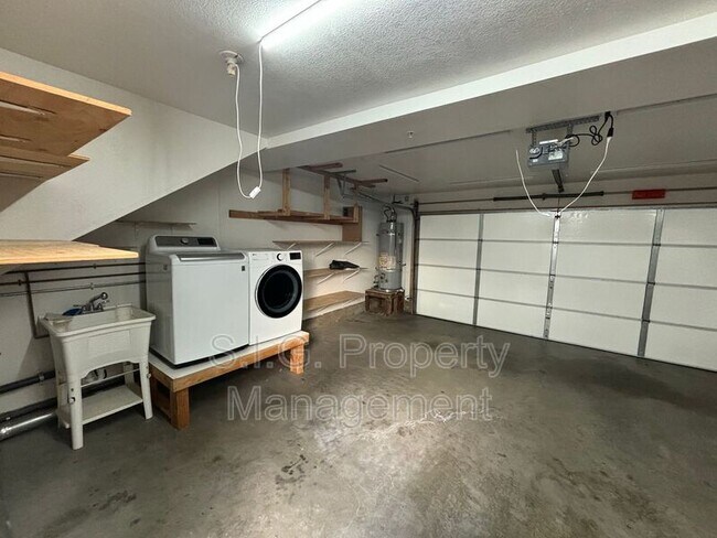 Building Photo - 11377 Osborne Pl