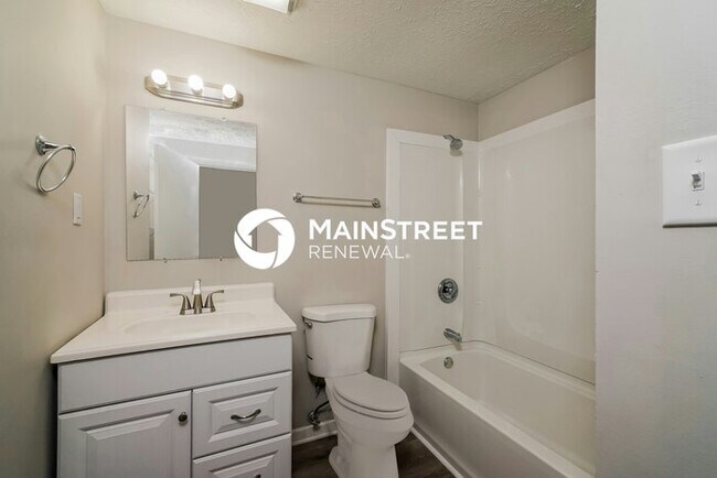 Building Photo - 3 Bedroom Pet-Friendly Home in LOUISVILLE,...