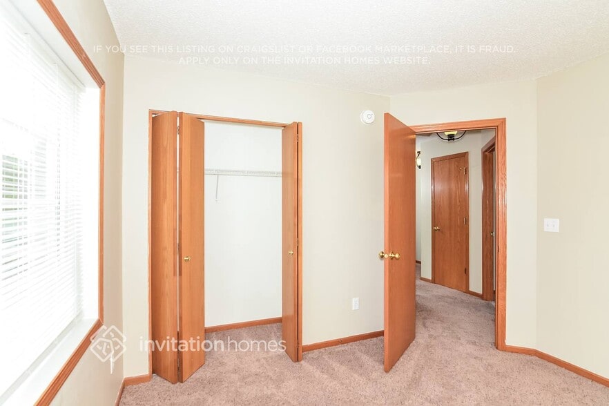 Building Photo - 26678 Oakridge Way