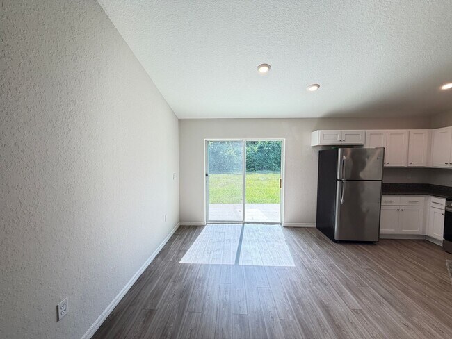 Building Photo - Spacious & Modern Inverness Gem – Your Dream 3-Bed Home!