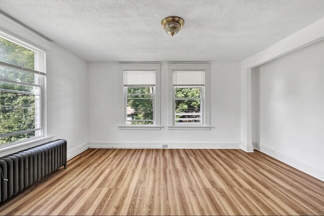 Living room - 64 Walnut St