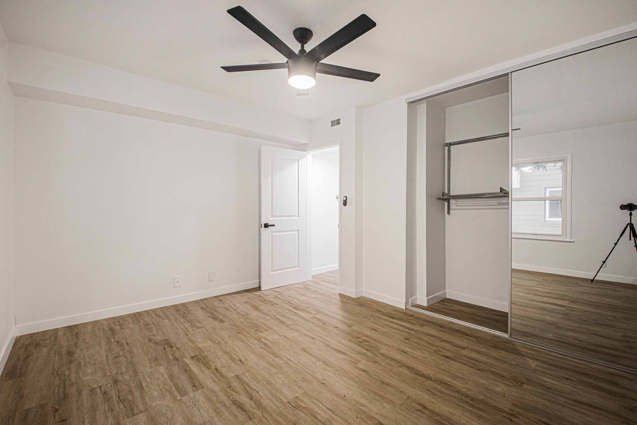 Building Photo - 8802 Belford Ave