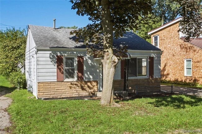 Building Photo - 2223 E Bergin Ave