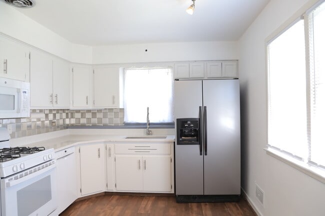Building Photo - 3734 Morton Ave
