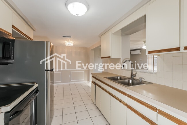 Building Photo - 11640 Rock Ln