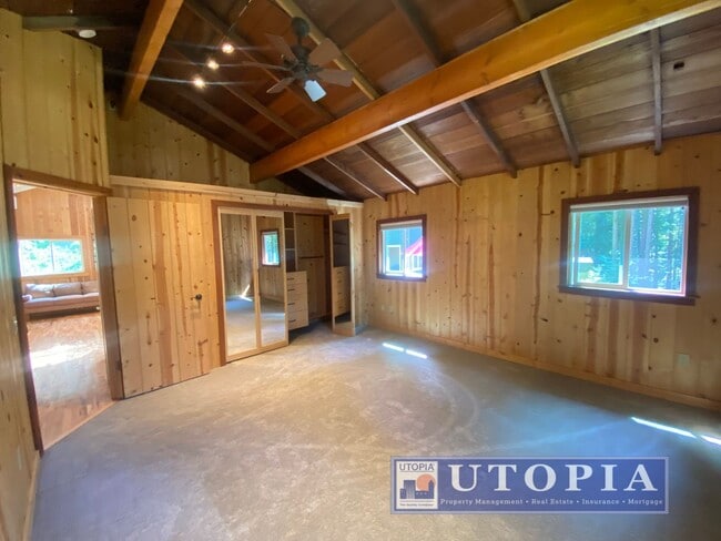 Building Photo - Gorgeous 4-bedroom, 2-bathroom Forest Lake Home with Deck, Office & Scenic Redwood Views