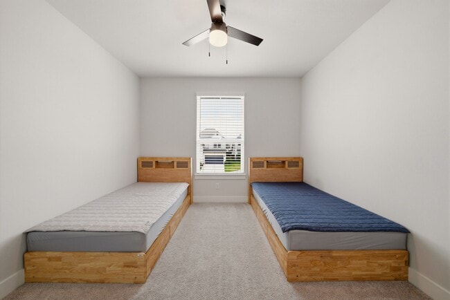 Building Photo - 26307 Camden Cyn Ave