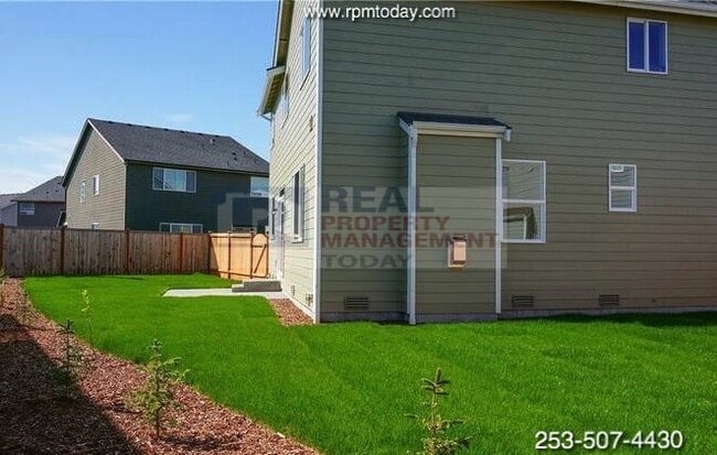 Building Photo - Gorgeous 4 Bedroom! Upgrades Galore!
