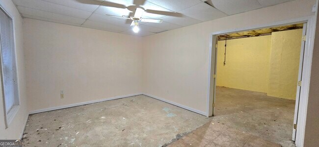 Building Photo - 610 James Ridge Dr