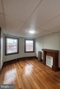Building Photo - 1200 W King St