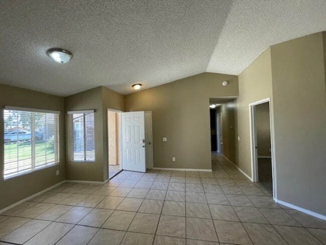 Building Photo - 3590 N Amberwood Ave