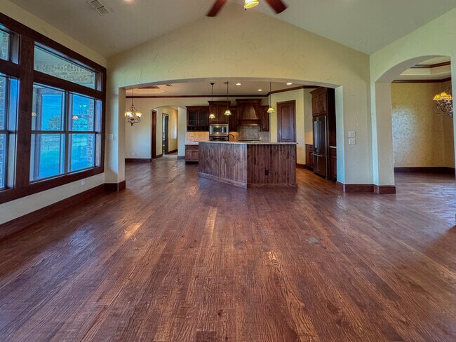 Building Photo - 1559 E Blackjack Rd E