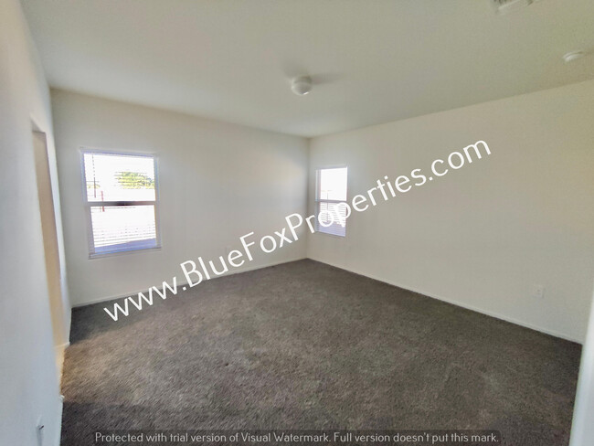 Building Photo - 10359 N Tenaza Ct