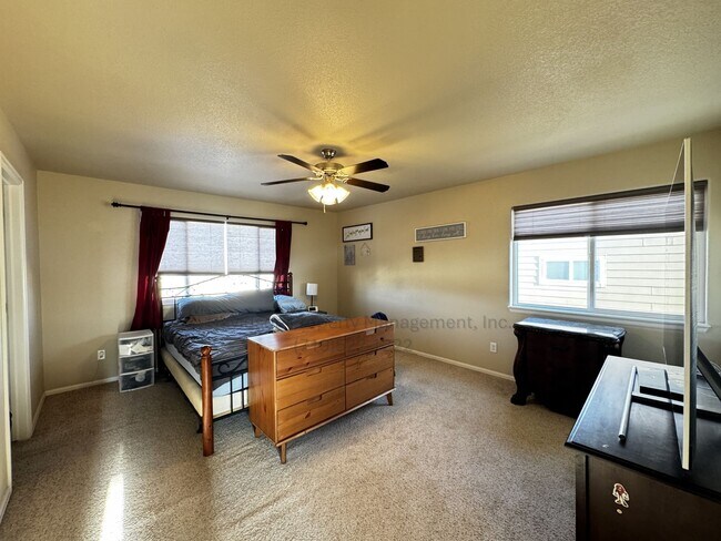 Building Photo - Gorgeous 4 Bedroom House in Falcon