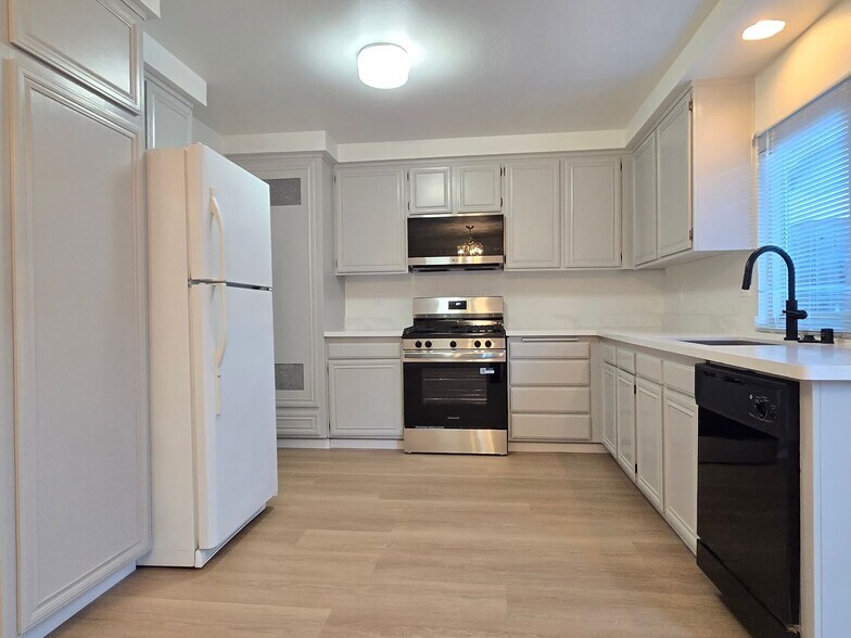 Building Photo - 4275 Dry Bed Ct